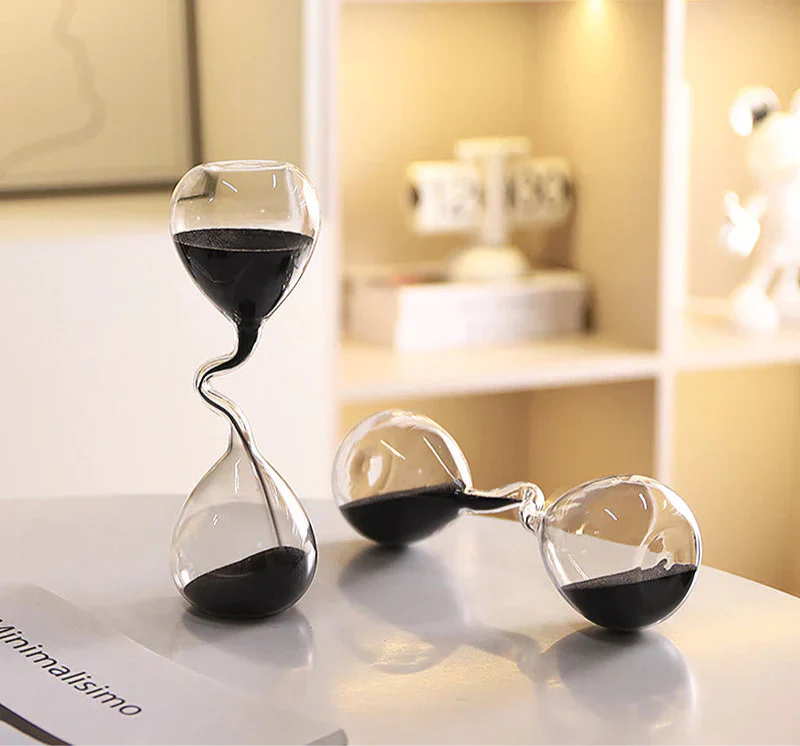 Ampulheta Curva de Vidro com Areia Preta