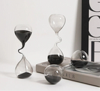 Ampulheta Curva de Vidro com Areia Preta