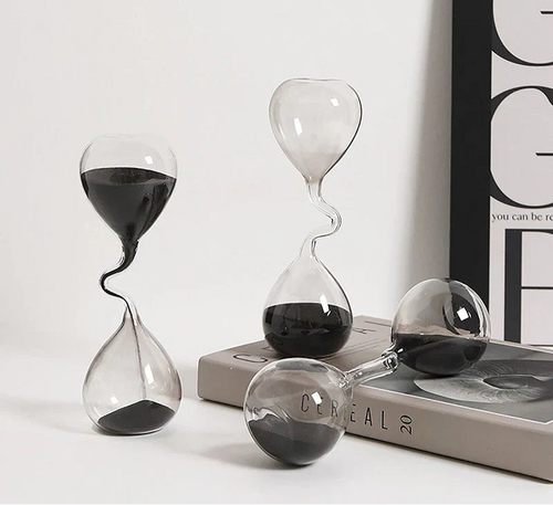 Ampulheta Curva de Vidro com Areia Preta